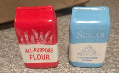 *NEW* Mini Sugar & Flour Salt and Pepper Shakers Set