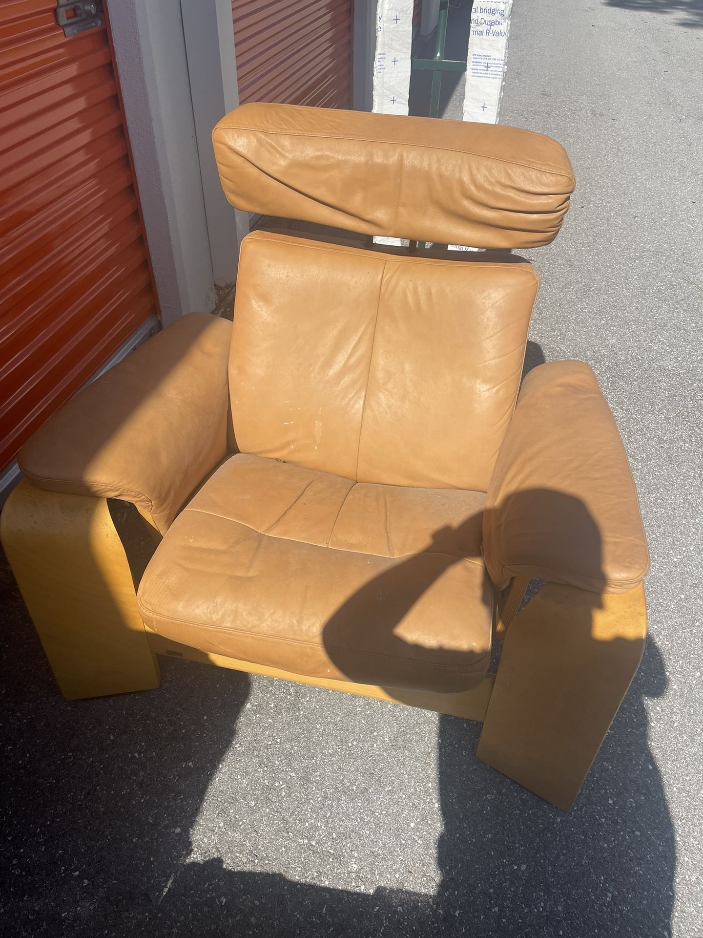 Large Brown Leather Wooden Chair Recliner 