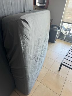 Full mattress bed