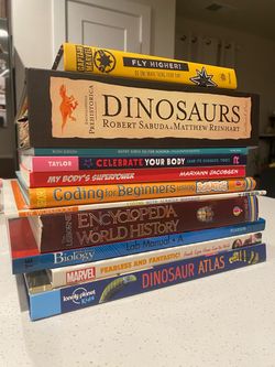 11 excellent condition kids books lot