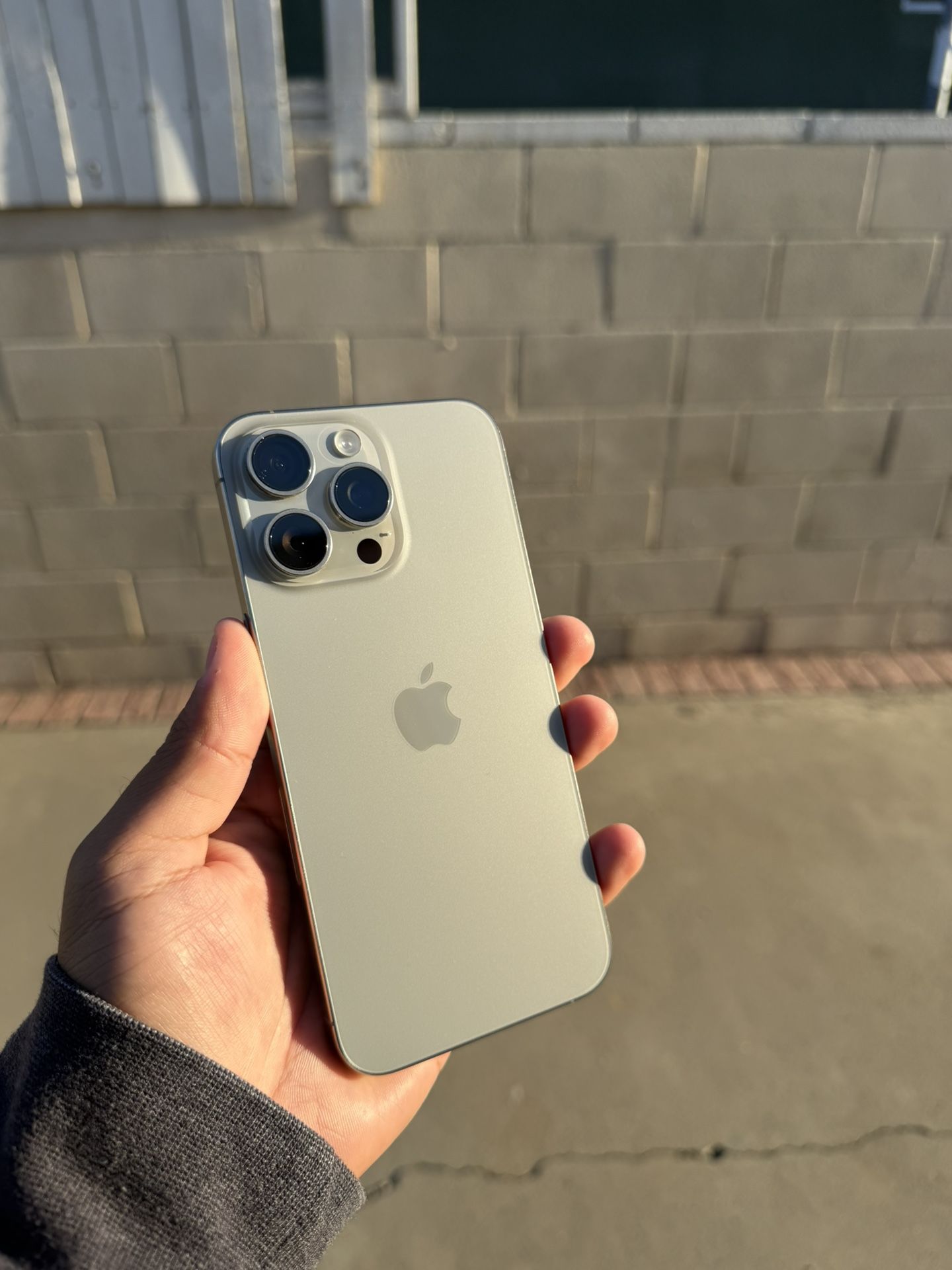 iPhone 15 Pro Max