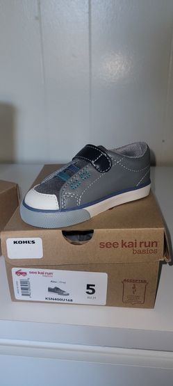 Toddler sneakers 