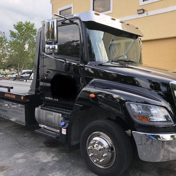 Tow truck for Sale in Pompano Beach, FL - OfferUp