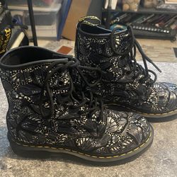 Dr. Martens 1460W Butterfly Print Lace Up Boots  Women’s Sz 6 (UK 4) New !