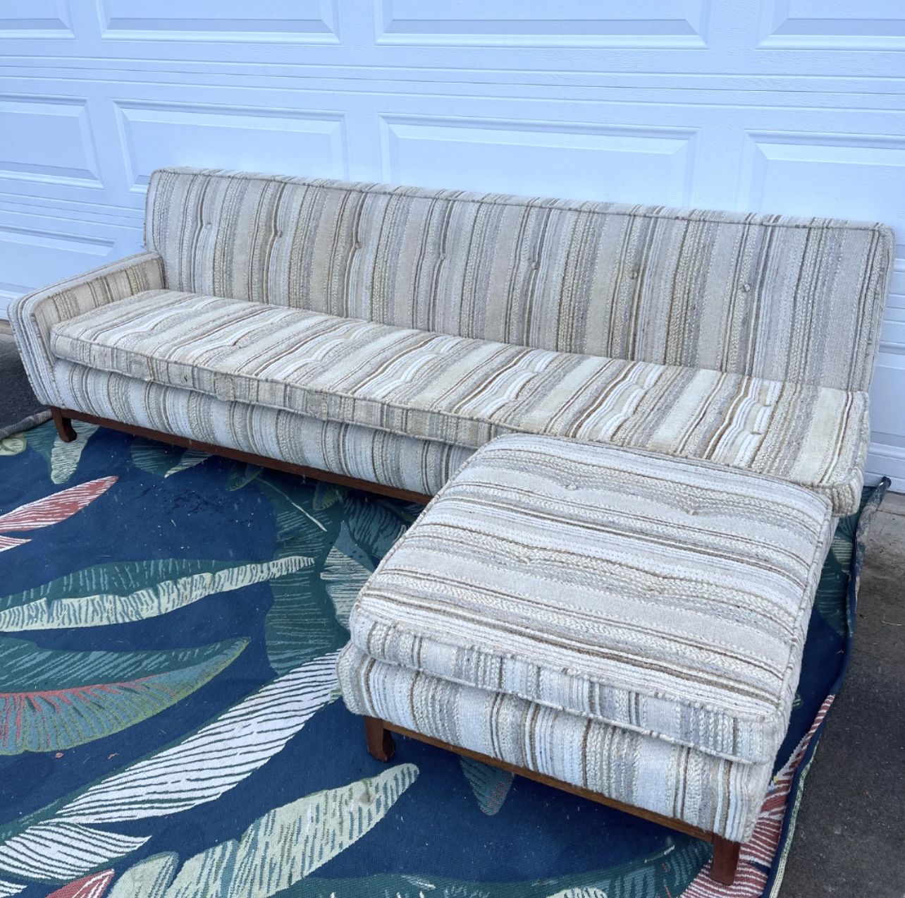 Couch Free Delivery Retro Sofa 70’s Print Ottoman