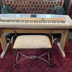 88 Key Yamaha Portable Grand Piano / Keyboard 