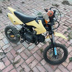 2010 Lifan 125 CC Dirt Bike 