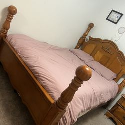 Queen Size Knotty Pine Cannonball Bed & Nightstand 