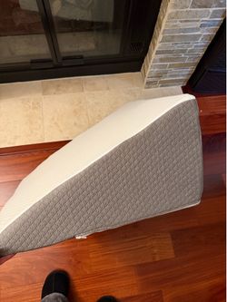 Wedge Pillow