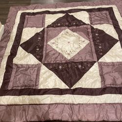 Full/Queen Size Comforter With 4 Pillow Covers 