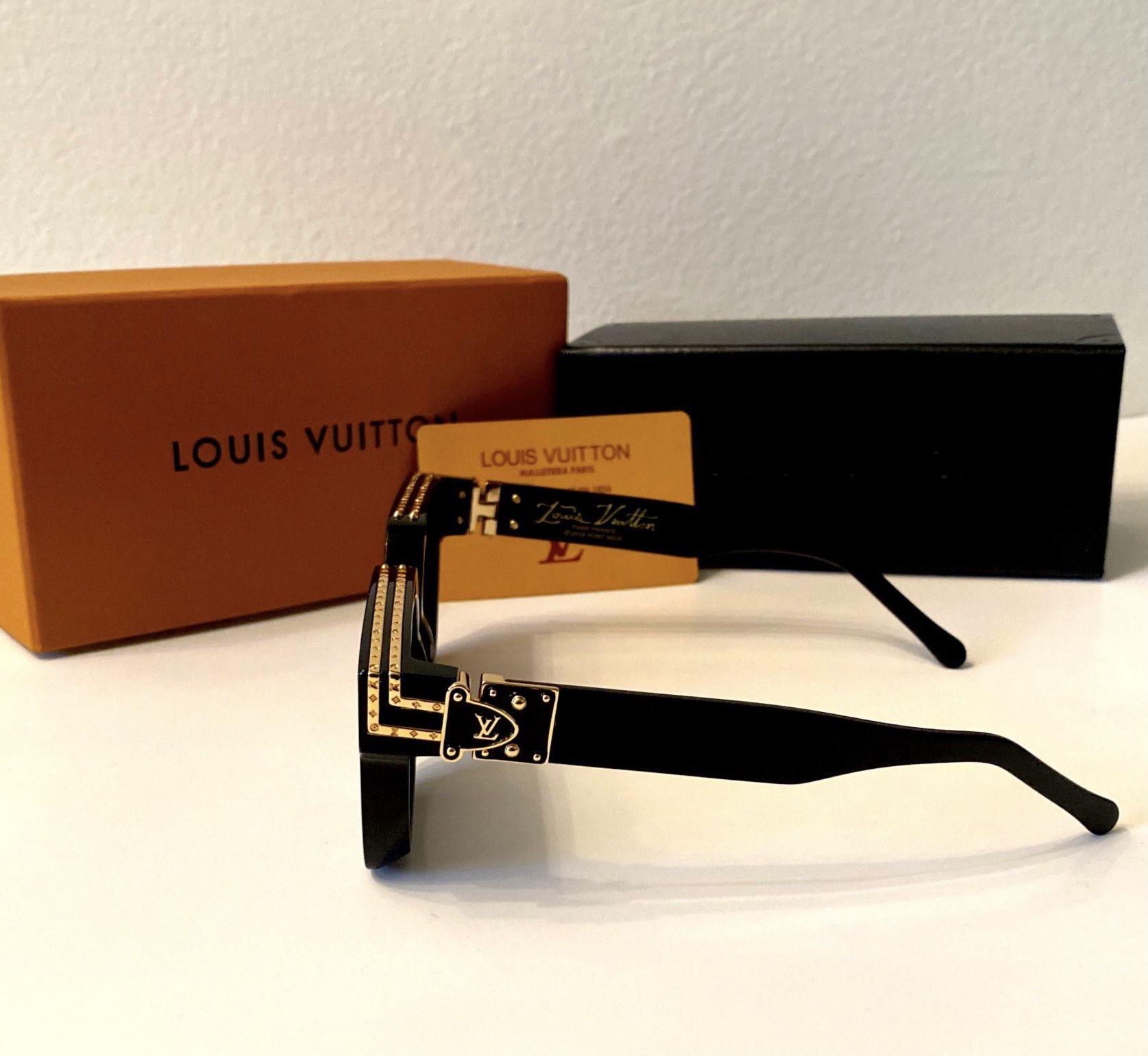 Louis Vuitton Cyclone Sunglasses for Sale in Clovis, CA - OfferUp