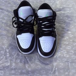 Nike Jordan’s 1 Low