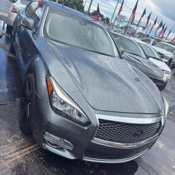 2017 Infinity Q70 25 k miles $8500 full price cash