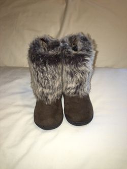 Carters fur boots for toddle girl