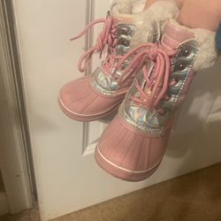 Girls Pink Snow boots!!  🎀