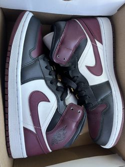 Air Jordan 1’s Beetroot