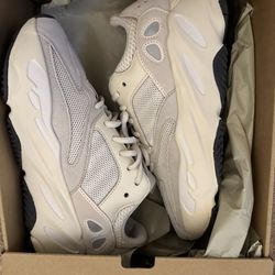 Yeezy 700 Analogue Men 8.5 Shoe