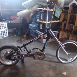 2003 ,Electric ,Swinn Stingray,Chopper, Rare,Has Motor ,Frame Is Nice ,Paint Is Also Nice, Needs Battery & Motor Controller,Nice Cond.