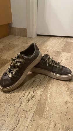 Puma shoes - pre-loved