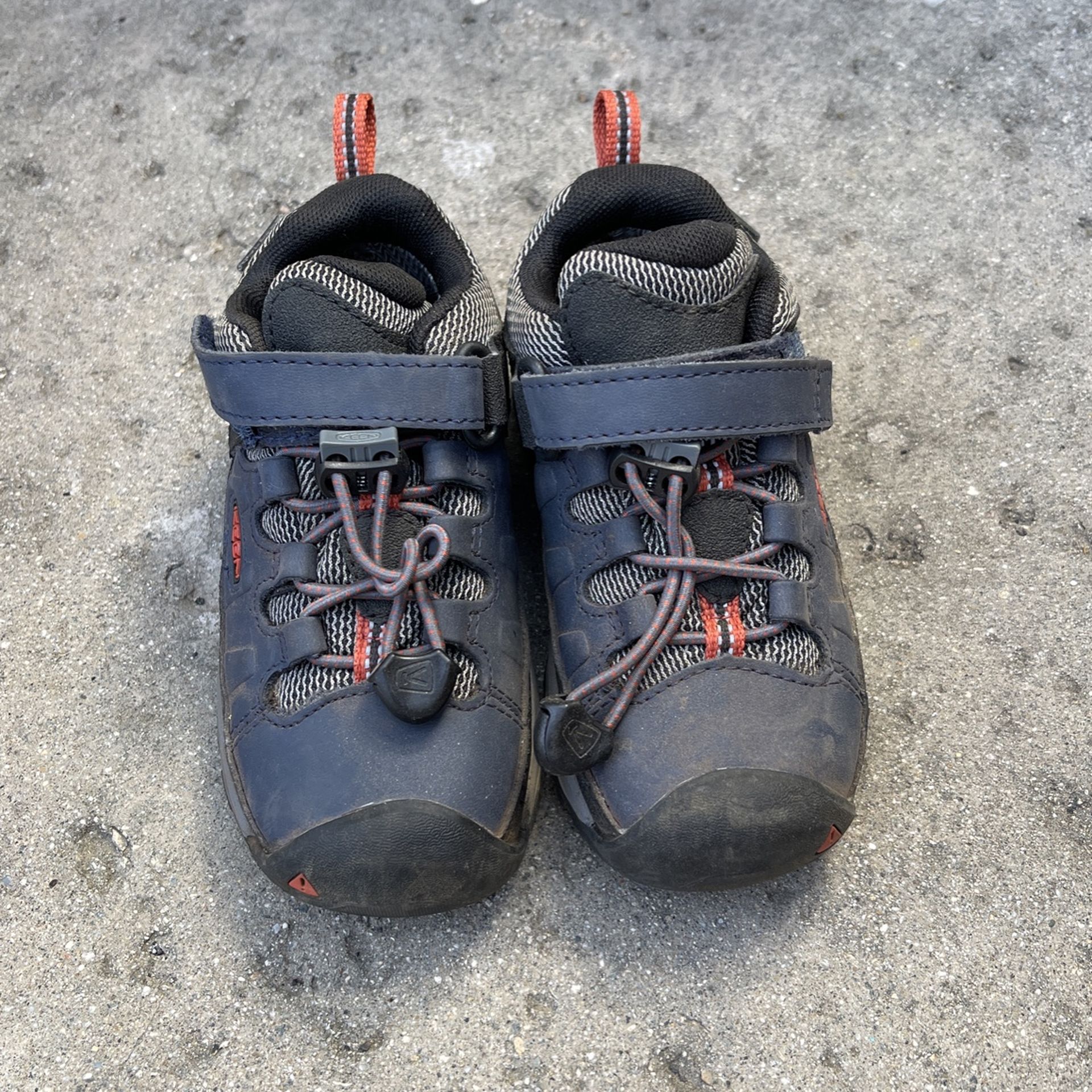 Keen Hiking Kids Shoes Size 8