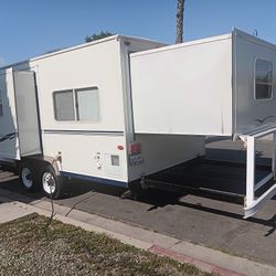 2003 Frontier RV  $7000.00 Firme
