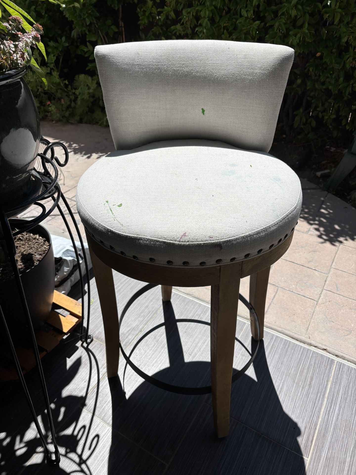 bar stool with wheels