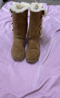 Chestnut ugg boot size 7