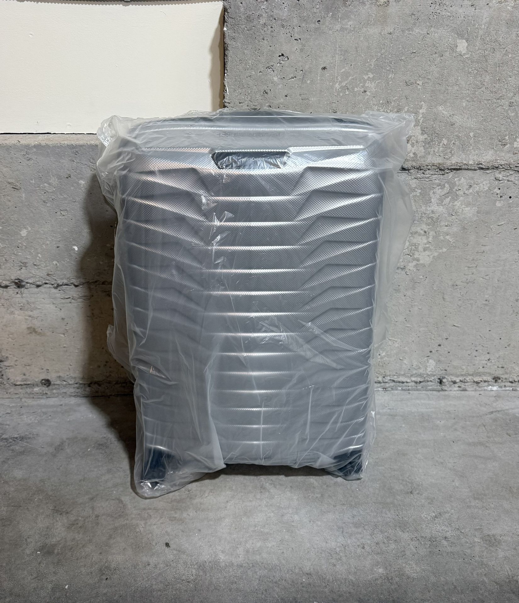 Samsonite Proxis XLarge Spinner