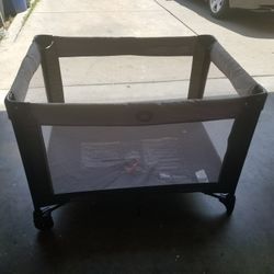 Portable crib