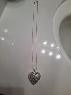 18" Inch 925 Sterling Silver Chain And Heart Pendant