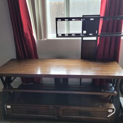 Bayside TV Stand With Drawers 