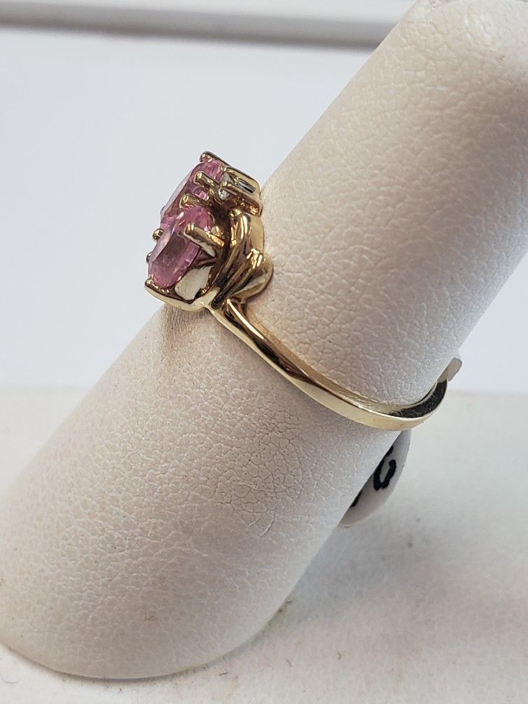 10k Yellow Gokd Pink Cz Ring 2 Grams Size 5.5