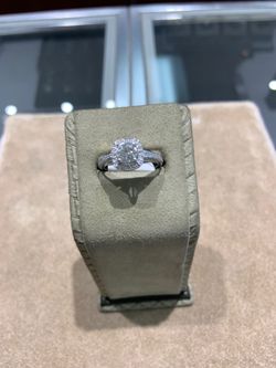 14KT White Gold Diamond Ring
