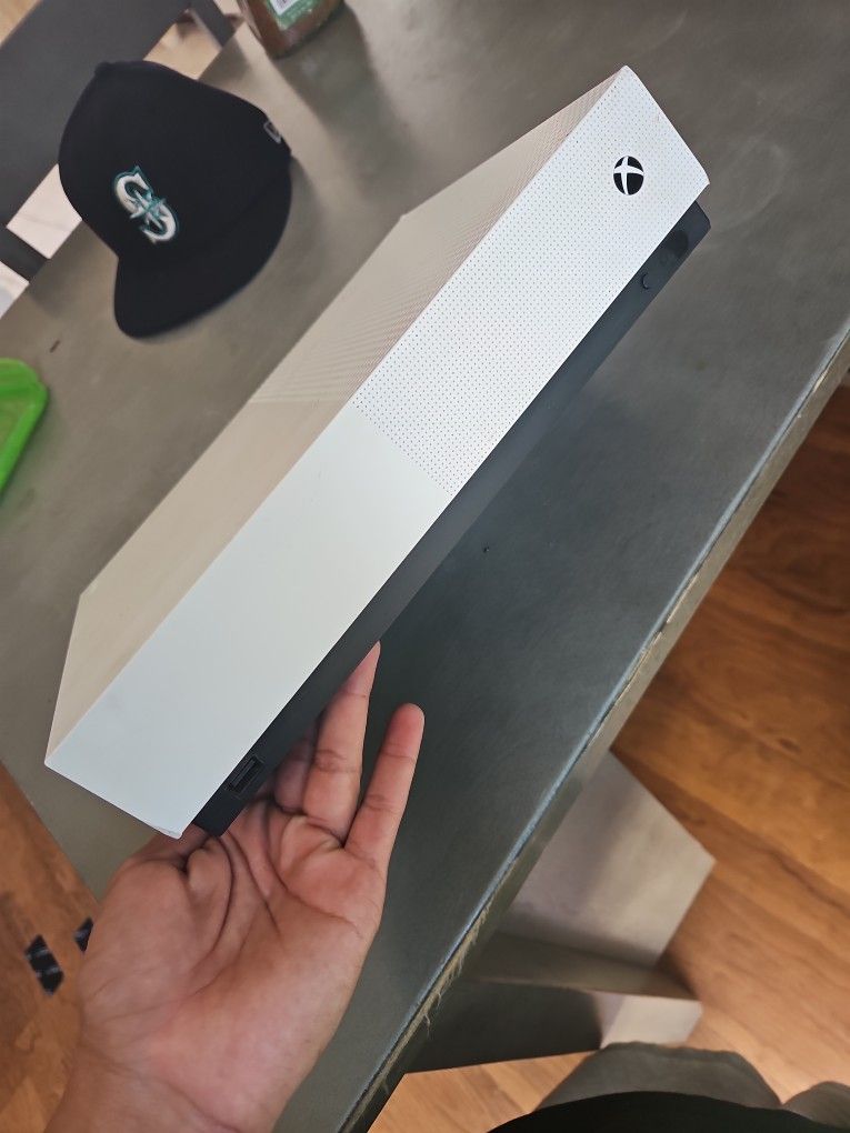 Xbox One S