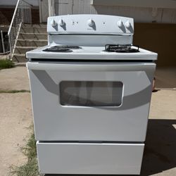 Hotpoint 30” Electric Stove – Never Used – $450