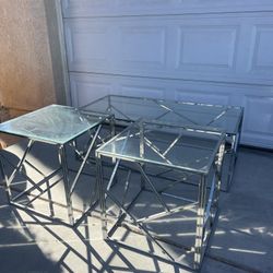Coffee Table W/ Matching End Tables! 