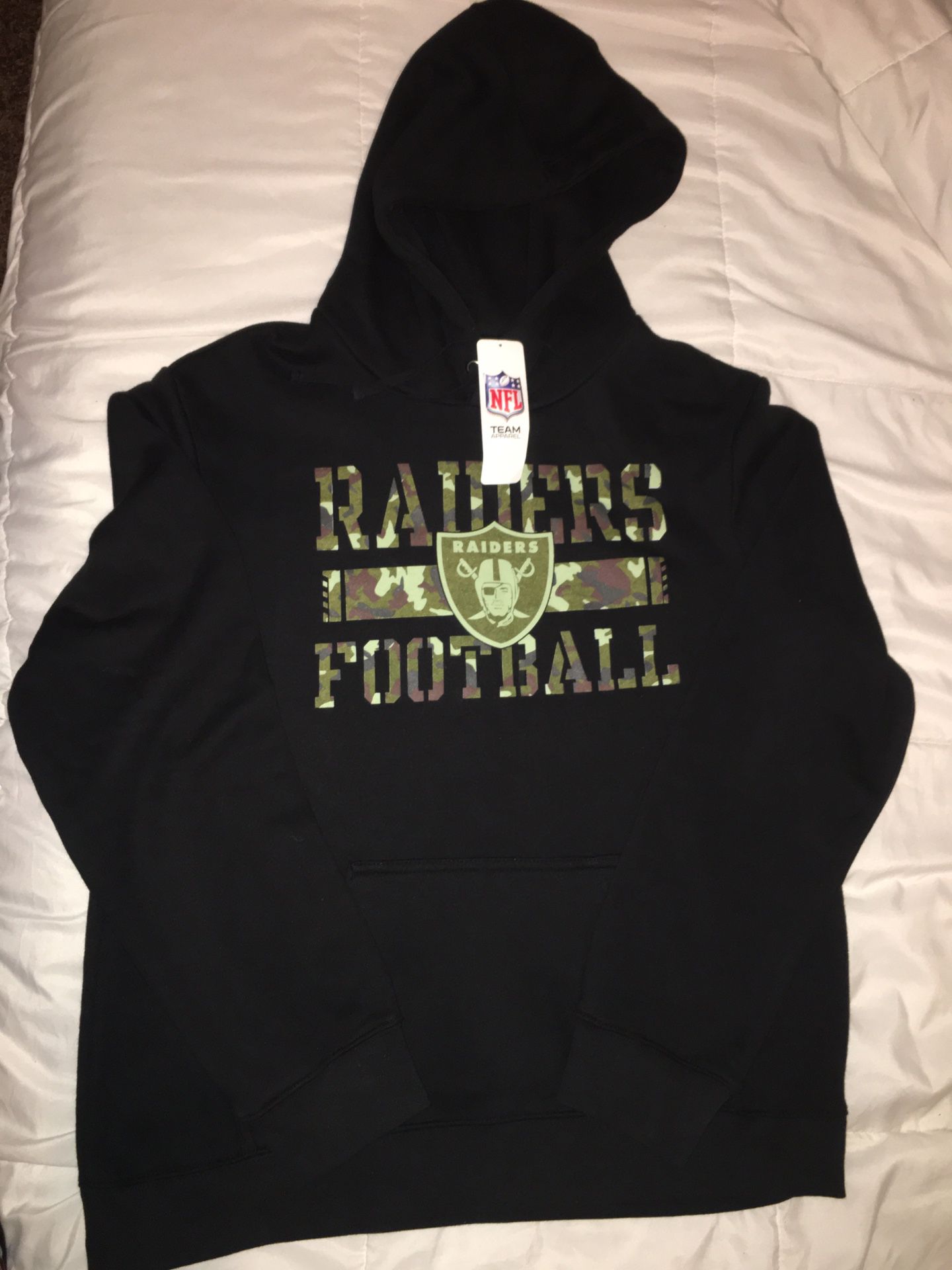 NEW Oakland Raiders hoodie size Large