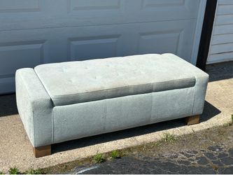 Beautiful gray  storage bench DIMENSIONS ARE LISTED IN THE PIY