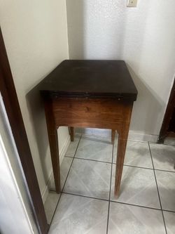 Sewing table