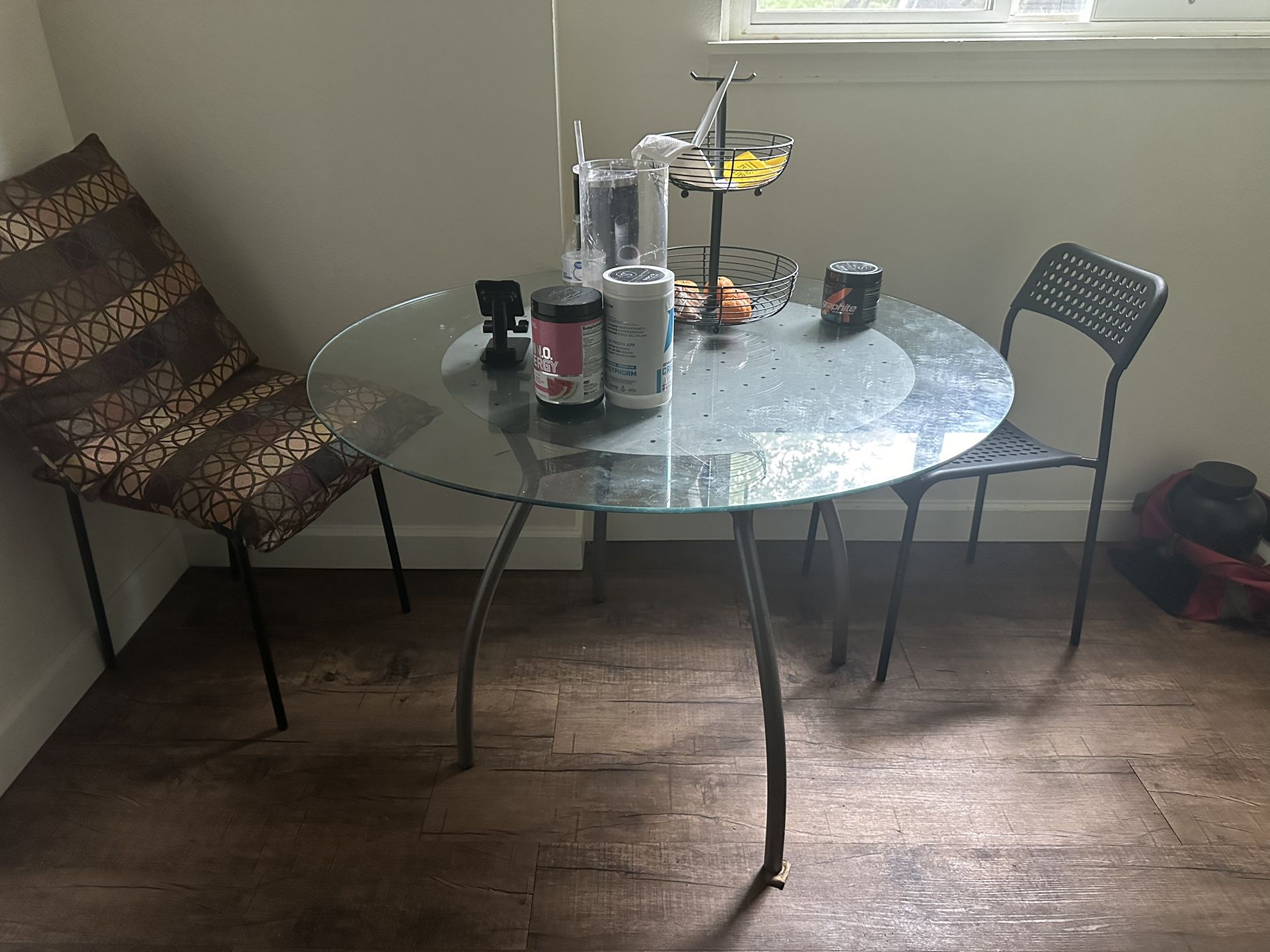 Breakfast table with two chairs included $80
