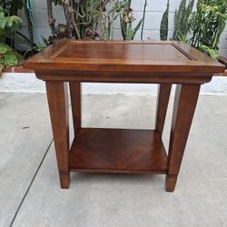 Corner Table