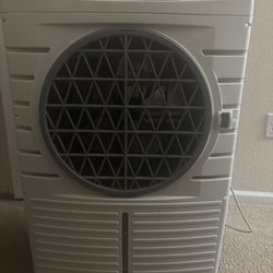 Sunpentown 101-Pint Heavy-Duty Indoor/Outdoor Evaporative Air Cooling Fan/Cooler