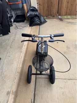 Knee scooter