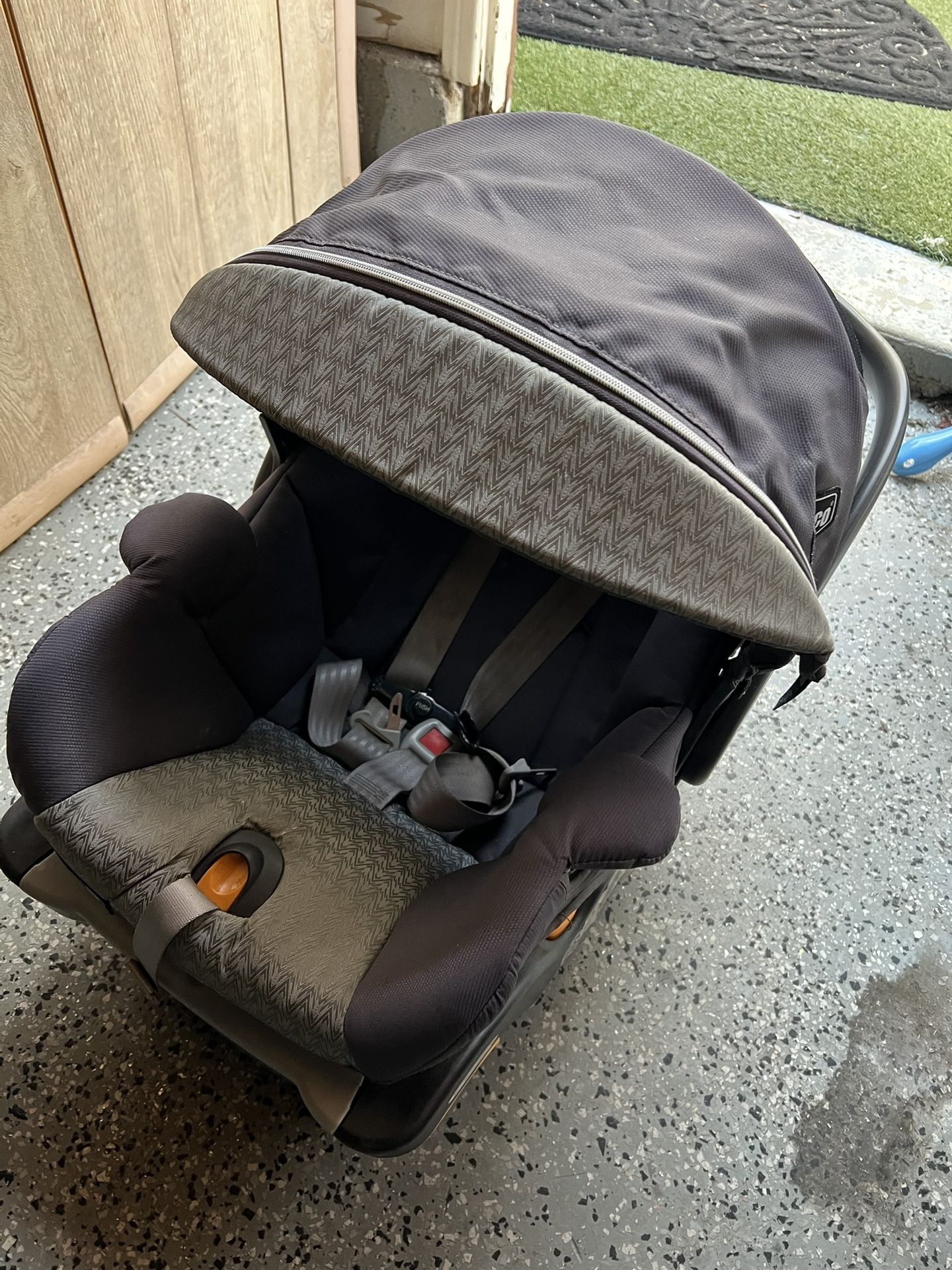 Chicco Keyfit 30 Infant Car Seat