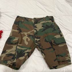 Camo Cargo Shorts Size 33