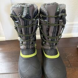 Kamik Kids Size 2 Snowboots
