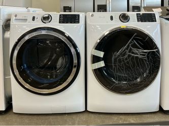 GE 4.8 cu. ft. Washer w/OdorBlock, UltraFresh Vent, Oxi Sanitize; 7.8 cu. ft. Gas Dryer w/Steam & Sanitize