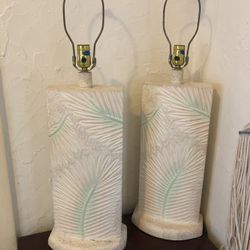 80s 90s Retro Vintage Lamp And Floral Centerpiece