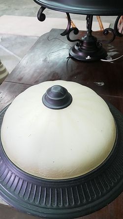 Ceiling light fixtures