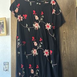 BLACK FLORAL DRESS SZ MEDIUM $5.00